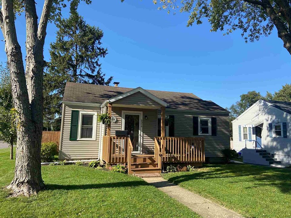 1st image of 8924 W Hillcrest Dr