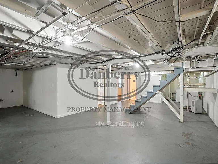 822 Searles Rd — Photo 38
