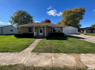 111 Jibben St, Green Valley, IL 61534