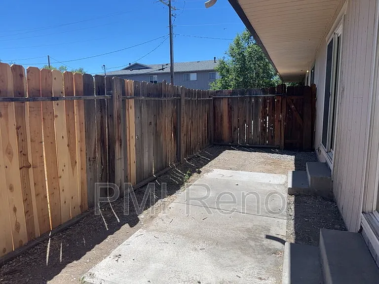690 Field St #4 — Photo 11
