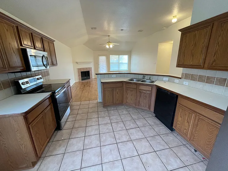1428 Wind Dancer Trl — Photo 8