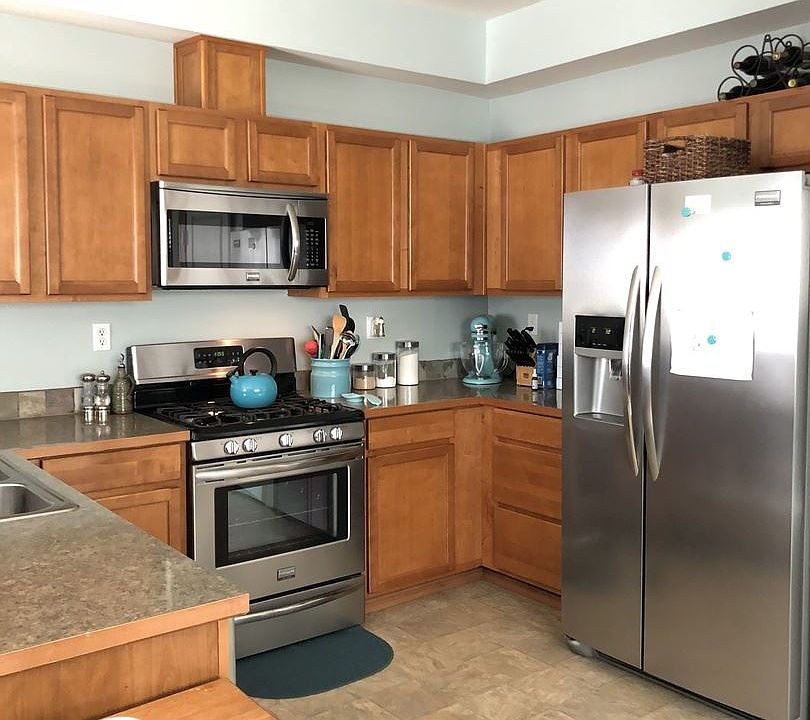 1st image of 364 NE Miramar Cir
