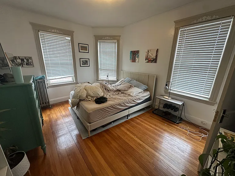 134 Sutherland Rd — Photo 6