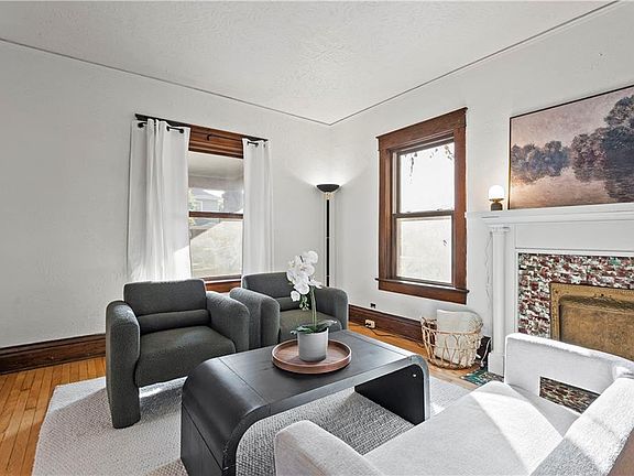 5th image of 3948 Mercier St