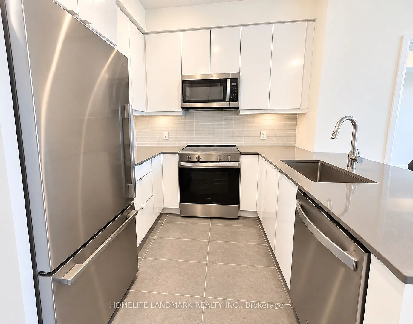 3 bed, $3,000 — Photo 4