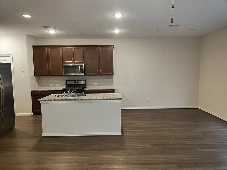 7145 Fannin St — Photo 16