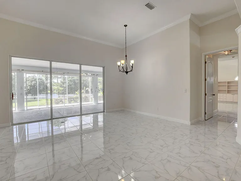 8028 Plantation Lakes Dr — Photo 4