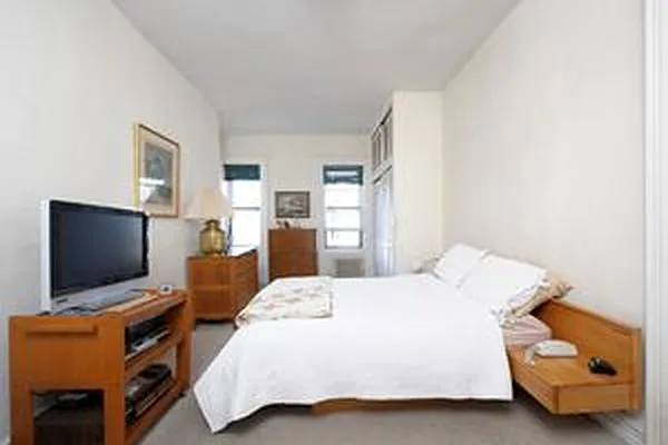 Sold by Douglas Elliman | media 26