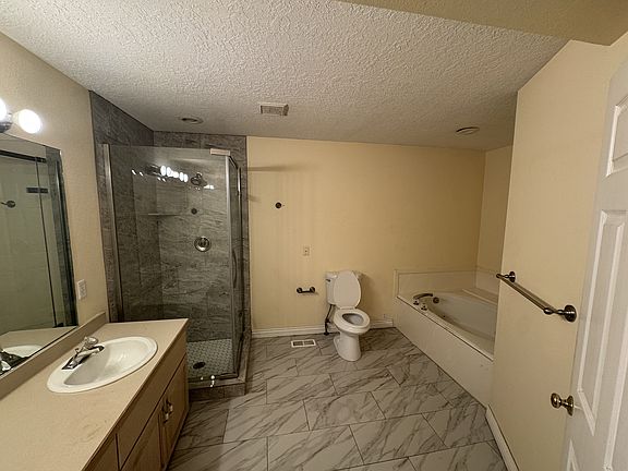 4th image of 340 Rainbow Ln #B2
