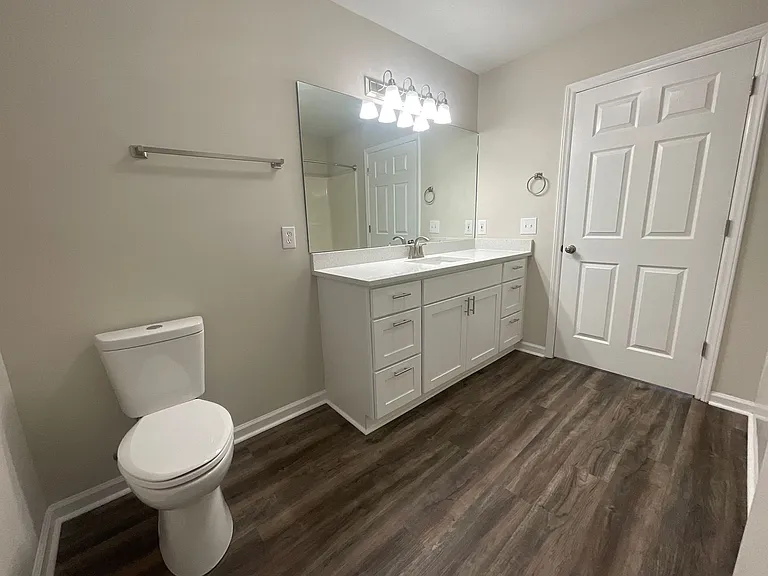 Meridian Park Apartments — Photo 49