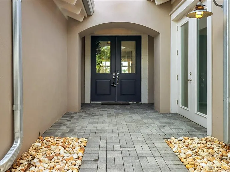 5054 Andros Dr — Photo 2