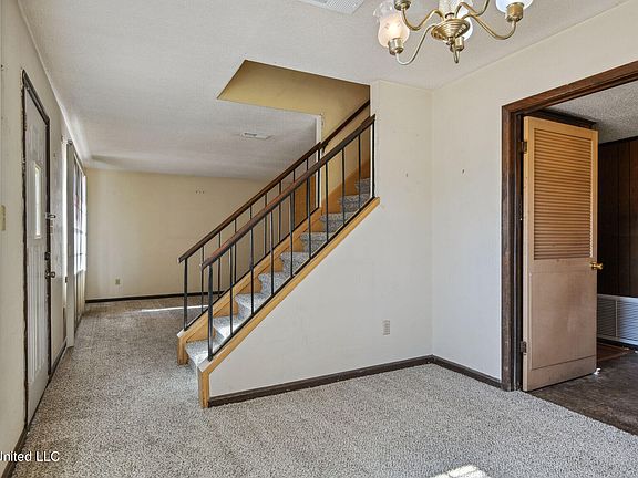 4th image of 5507 Orleans Cir