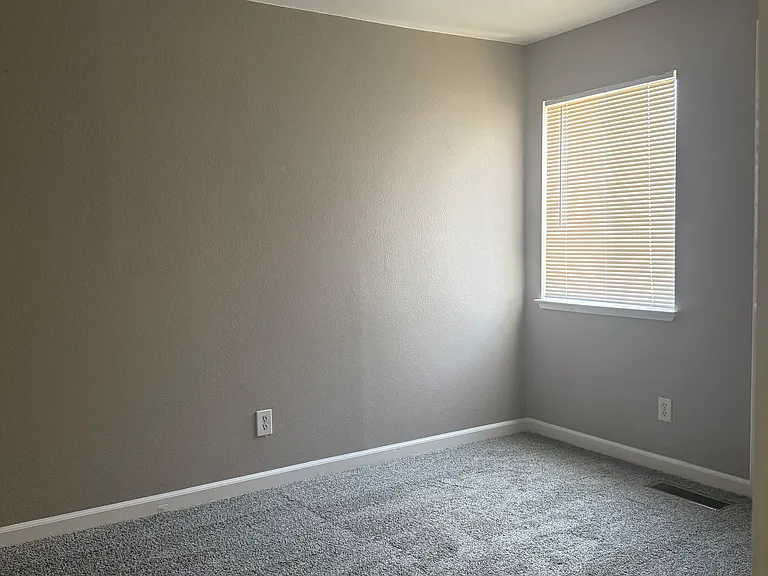 560 W Emerson Ave — Photo 7