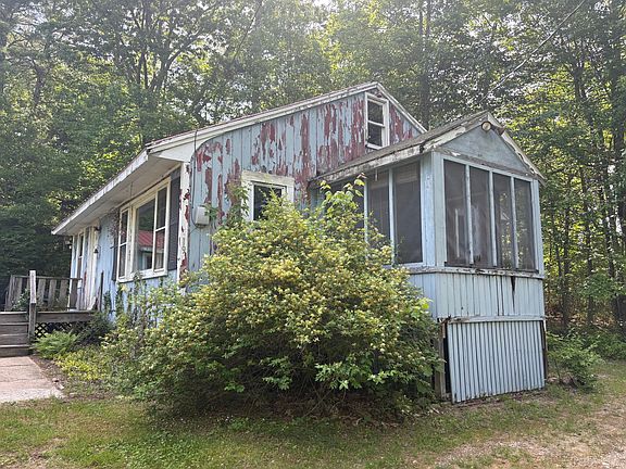 2nd image of 19 Kennebec Drive