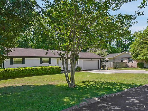 3rd image of 445 Kelsey Dr
