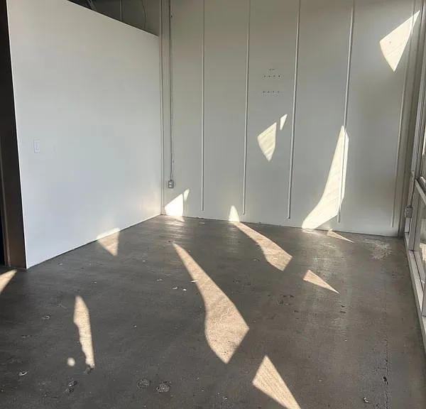 2404 Wilshire Blvd #11D — Photo 2