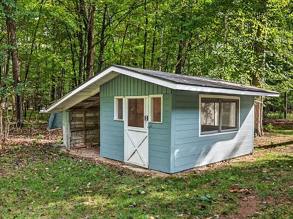 3rd image of 8721 Lorann Dr