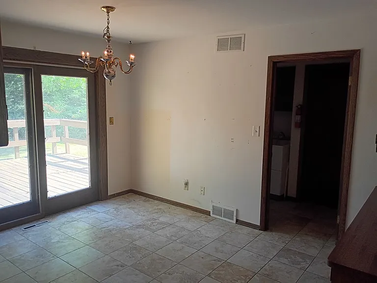 20550 Coventry Dr — Photo 10