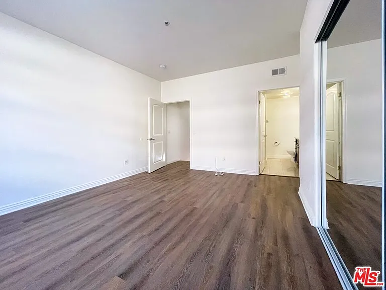 429 S Saint Andrews Pl #2 — Photo 7