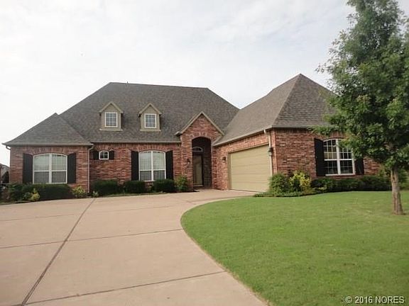 2 car side load garage.