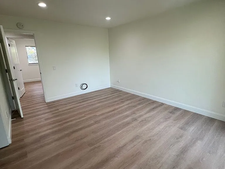 4177 Villa Dr — Photo 35