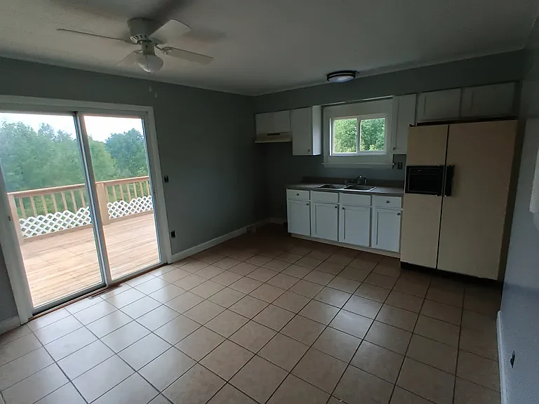 9731 Peach St — Photo 1