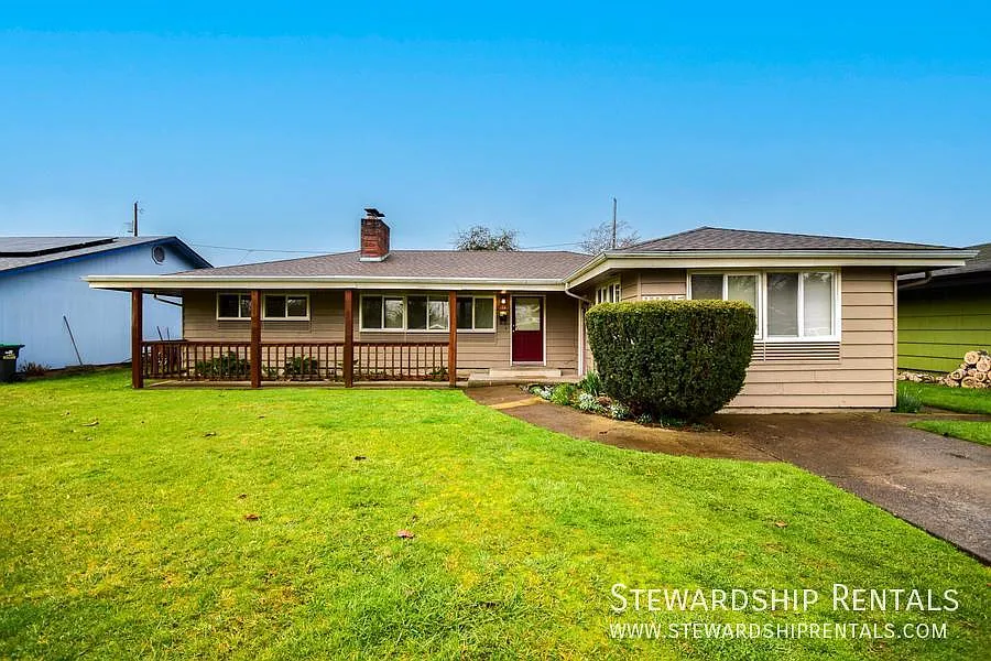 2845 Ferry St photo 1