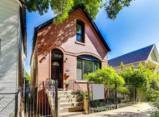 2042 W Moffat St, Chicago, IL 60647