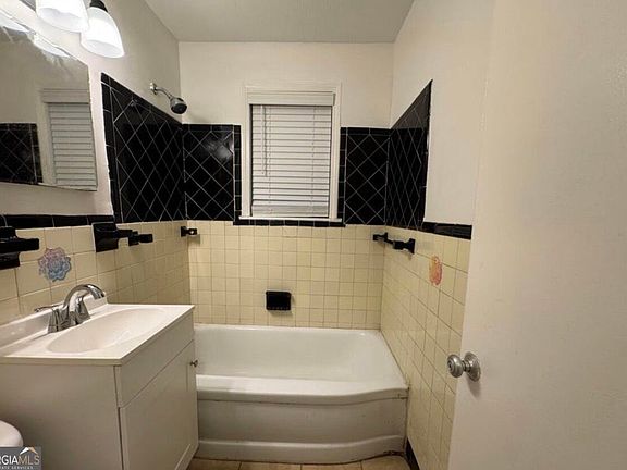 5th image of 2550 Sheraton Dr