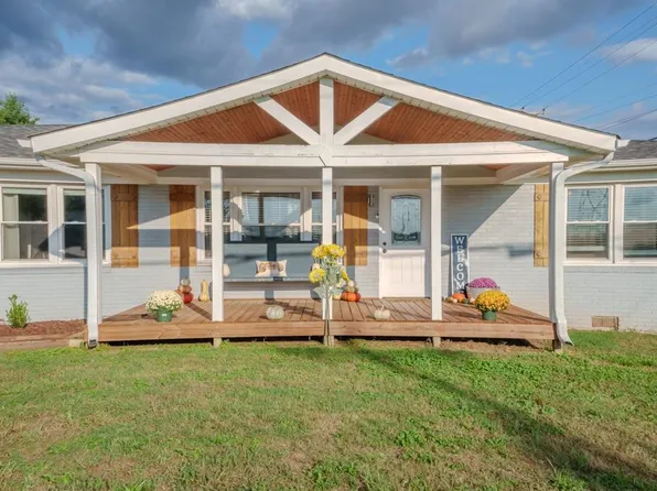 114 Tennessee River Dr, Muscle Shoals, AL 35661