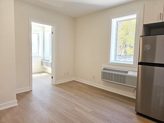 3rd image of 140 Church St #1534130