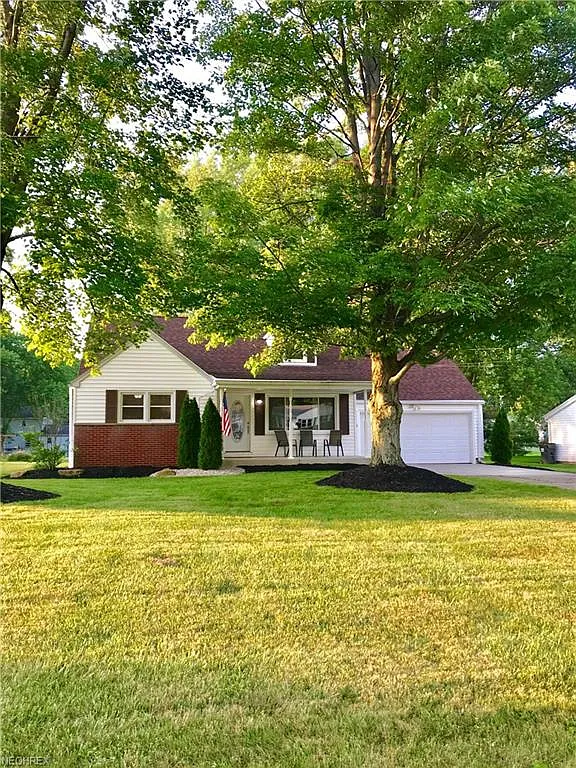 38 Skyline Ave photo 1