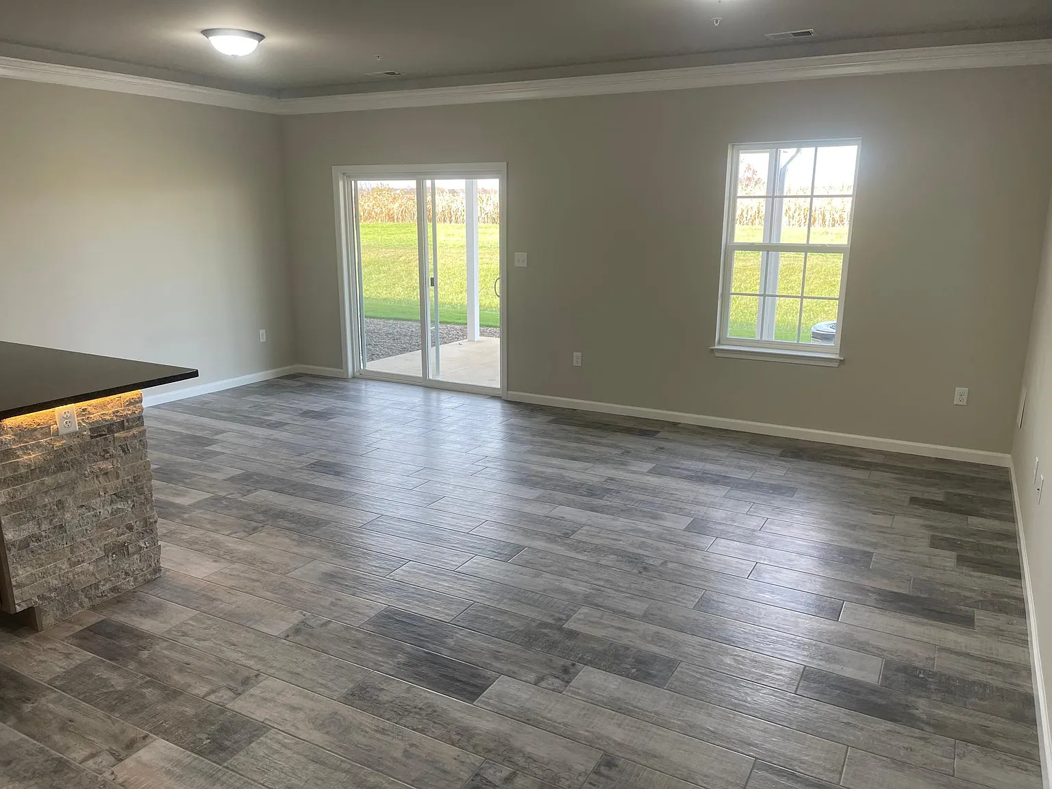 3 bed, 2.5 bath, 1900 sqft, $2,295 — Photo 4