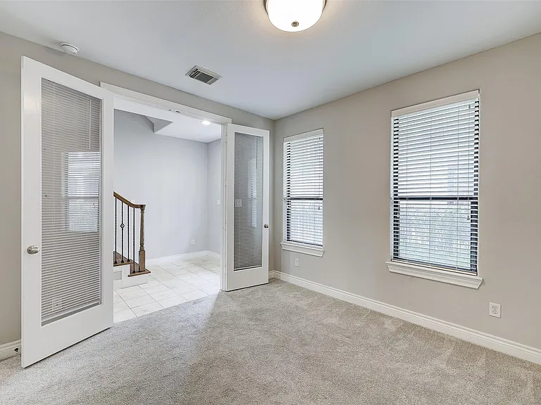 3245 Maxroy St — Photo 25