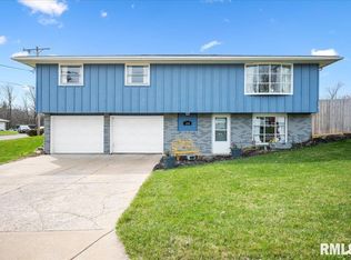 104 Tadmor Dr, East Peoria, IL 61611