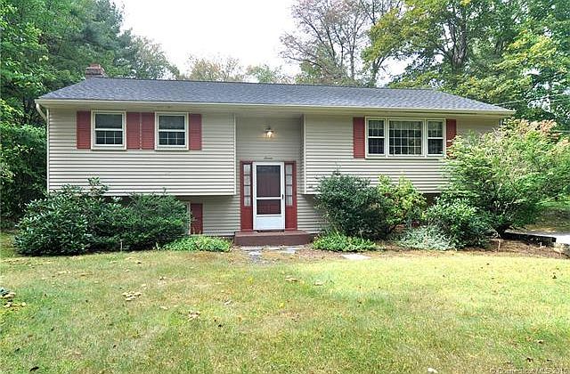 1st image of 7 Woodcliff Dr