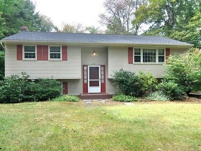 7 Woodcliff Dr, Granby, CT, 06035