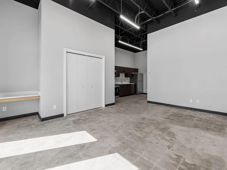 9th St Lofts — Photo 16
