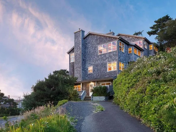617 SW Neff St, Newport, OR 97365