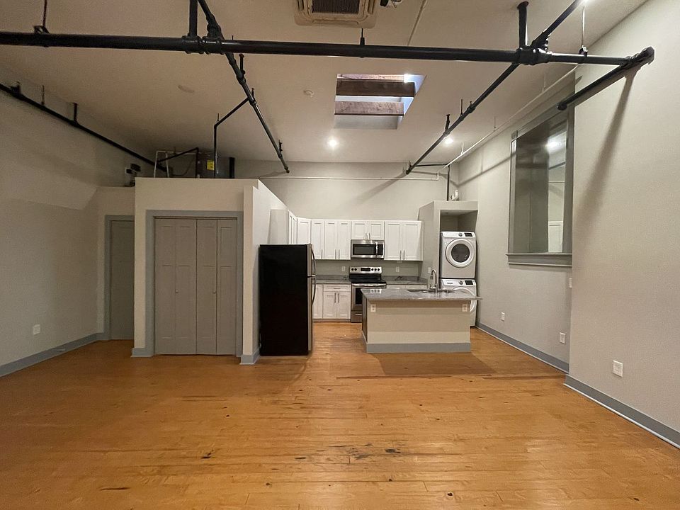1st image of 614 Poplar St #202