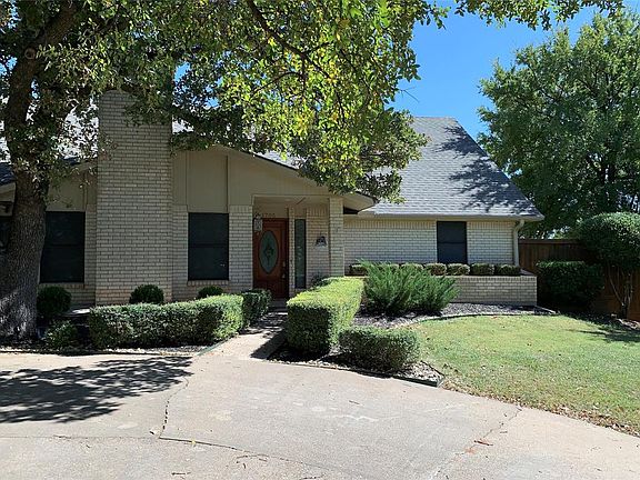 2nd image of 1705 Dakota Dr