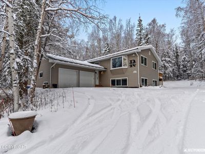 20537 Ptarmigan Blvd, Eagle River, AK, 99577