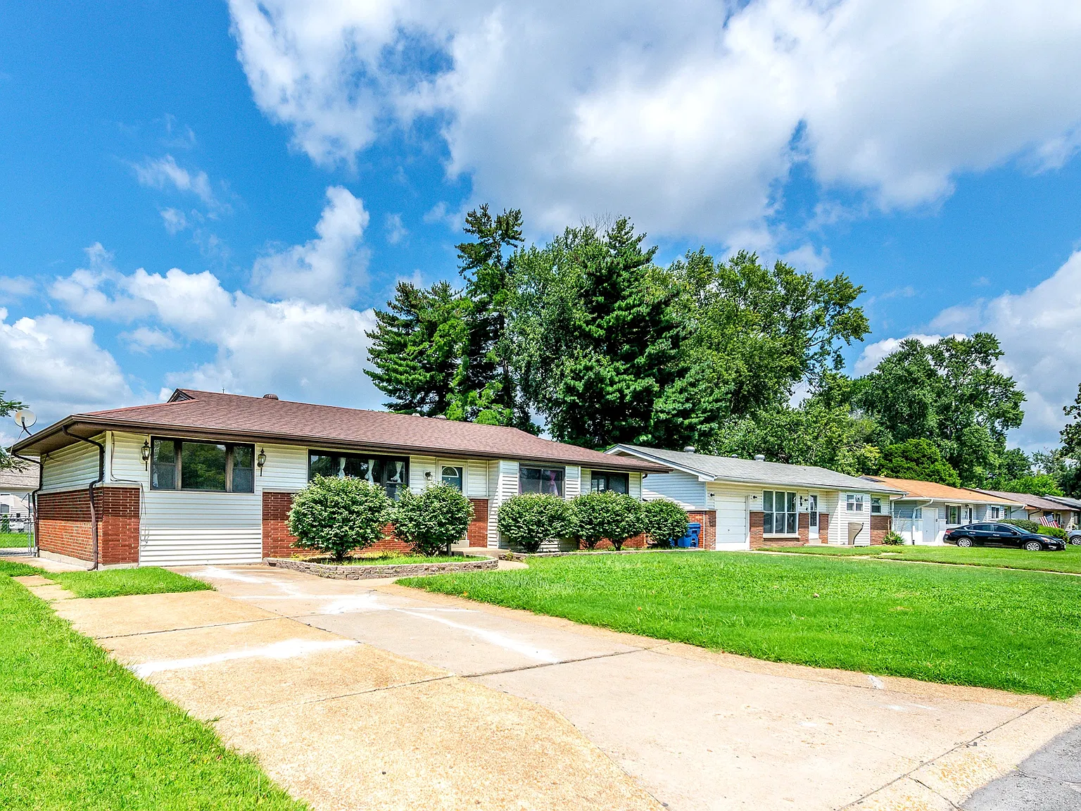 4 bed, 1.5 bath, 1312 sqft, $1,650 — Photo 2