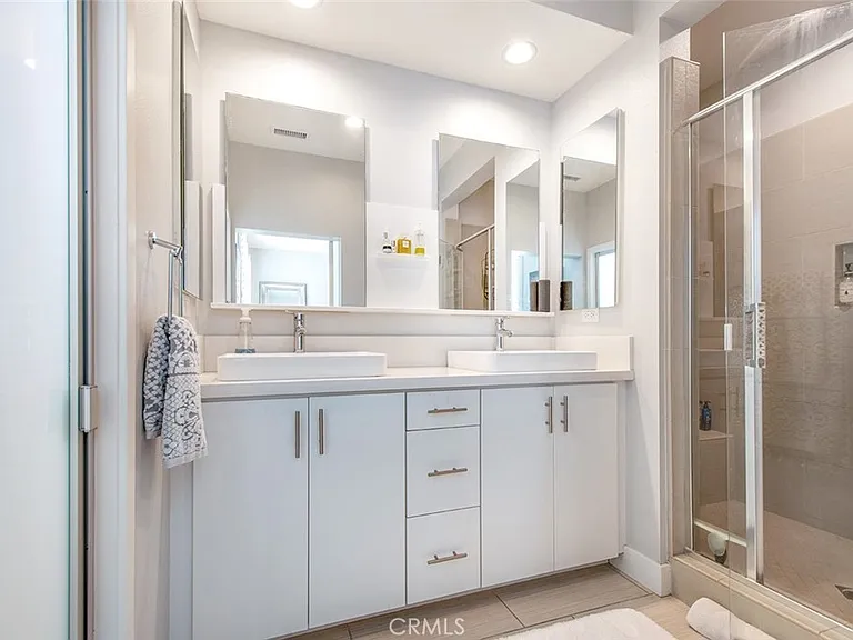 10 Brownstone Way — Photo 21