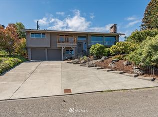 410 Vista View Dr, Pt Angeles, WA 98362