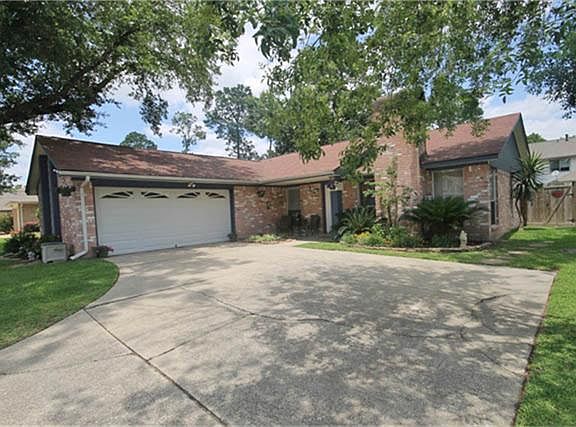 Bridgestone is a fabulous community featuring a swimming pool and playground. The elementary school 