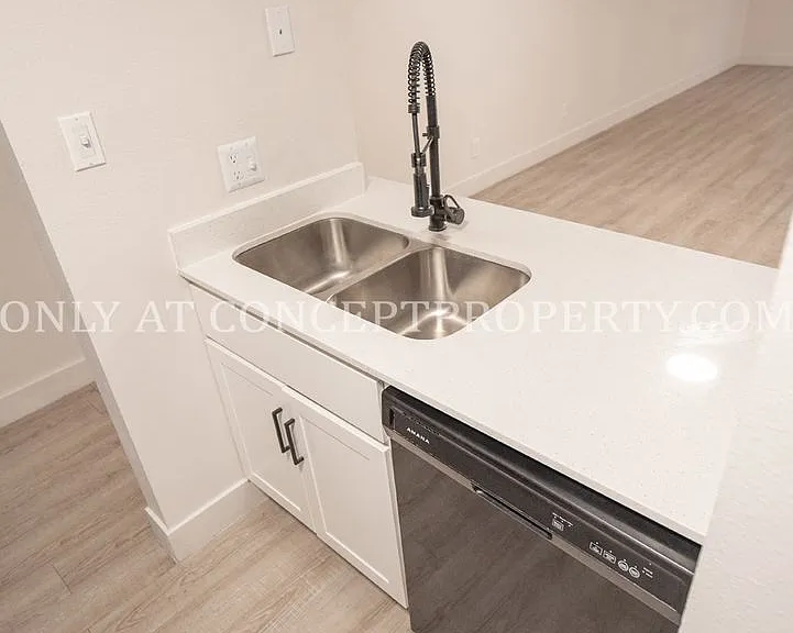 Lofts on 5th — Photo 119