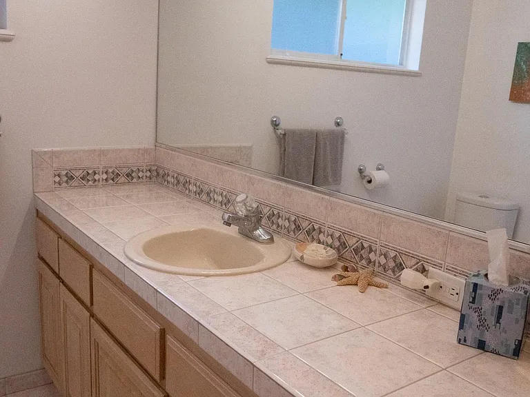 310 Alma Ln — Photo 23