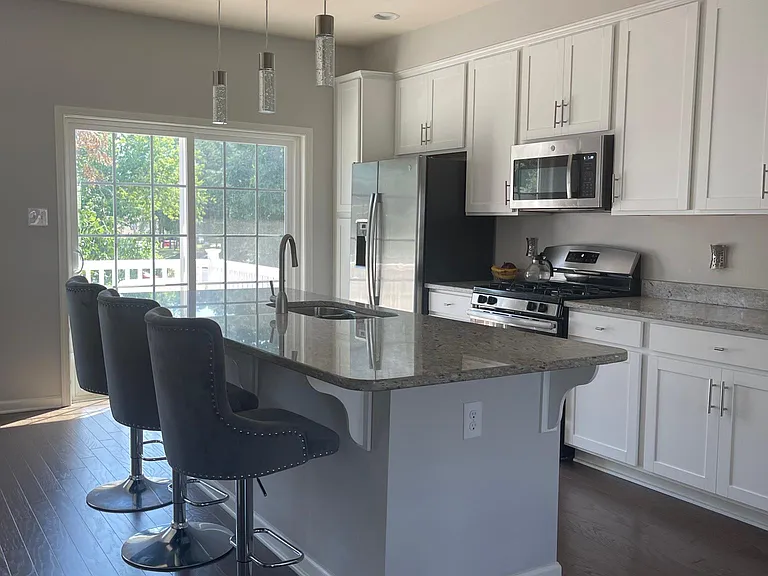 47 Iron Gate Rd — Photo 2