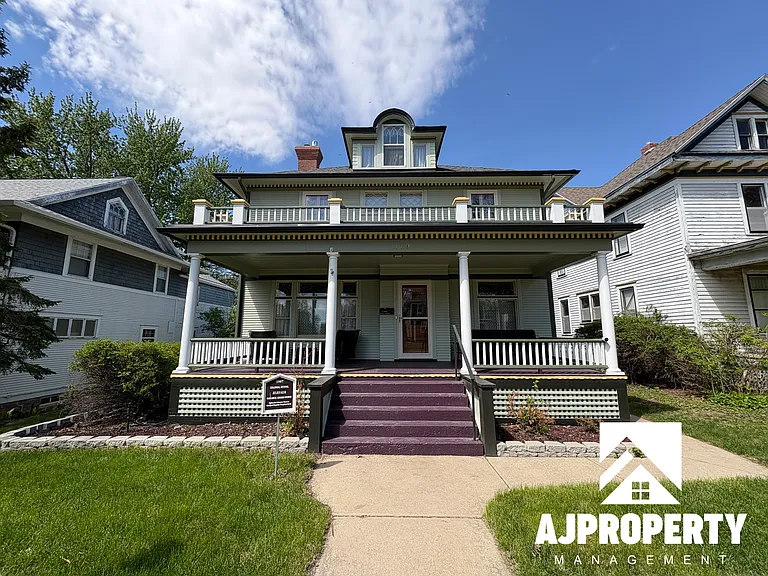 119 N Summit Ave — Photo 2